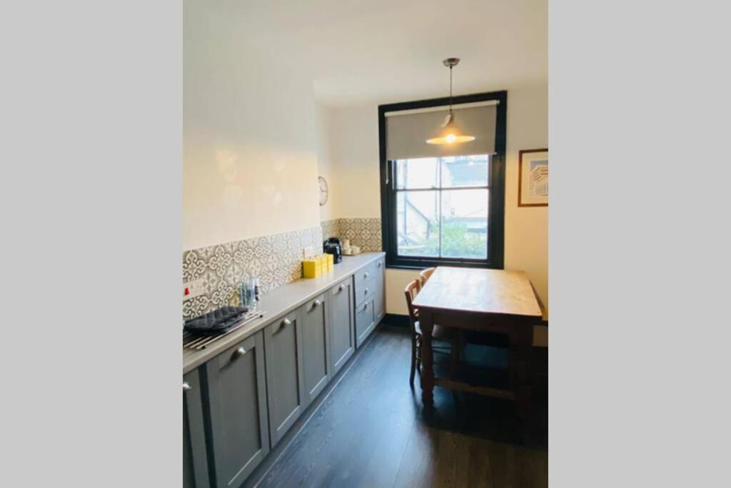 Beautiful First Floor Apartment In St Leonards Экстерьер фото